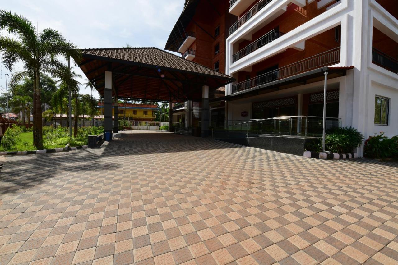 Rns One Hotel Subrahmanya Exterior photo